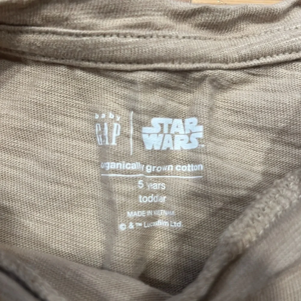 Baby Gap girls Star Wars short sleeve size 5 toddler.